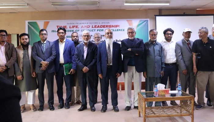 মানারাত ইউনিভার্সিটিতে ক্লাব প্রতিনিধি ও শিক্ষক-কর্মকর্তাদের নিয়ে প্রশিক্ষণ