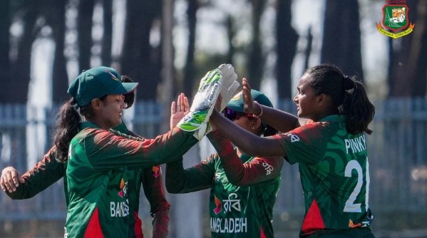 পাকিস্তানকে উড়িয়ে সিরিজে এগিয়ে গেল বাংলাদেশ