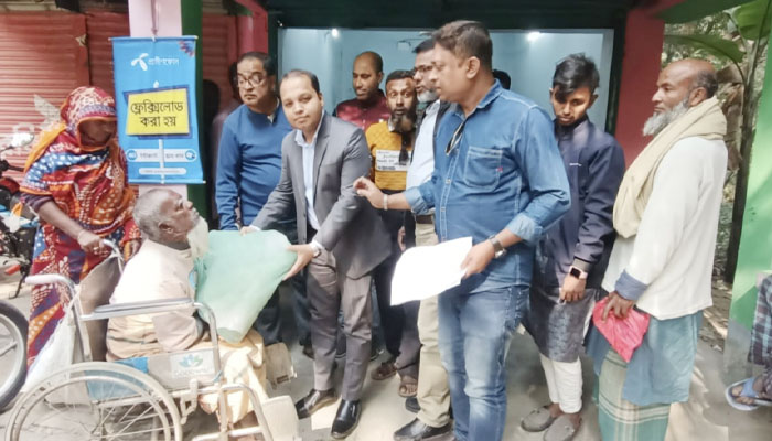 দেবহাটা রিপোর্টার্স ক্লাবের আয়োজনে শীতার্তদের মাঝে বস্ত্র বিতরণ দেবহাটা রিপোর্টার্স ক্লাবের আয়োজনে শীতার্তদের মাঝে বস্ত্র বিতরণ