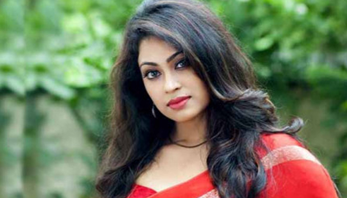 এবার পপিকে বাদ দিলেন নির্মাতা এবার পপিকে বাদ দিলেন নির্মাতা