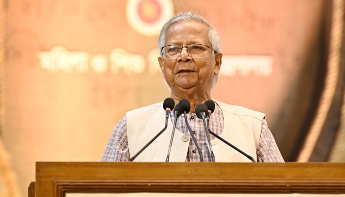 বেগম রোকেয়া বিপ্লবী স্বপ্ন দেখেছেন, সমস্ত সমাজকে ঝাঁকুনি দিয়েছেন