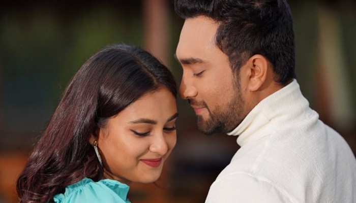 ত্রিকোণ প্রেমের টানাপোড়েন নিয়ে নাটক ‘হৃদয় গভীরে’ ত্রিকোণ প্রেমের টানাপোড়েন নিয়ে নাটক ‘হৃদয় গভীরে’