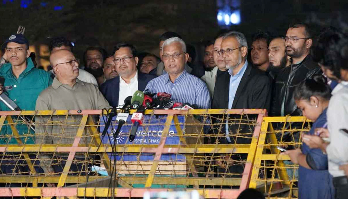 চিকিৎসা নিতে পারছেন খালেদা জিয়া, গুজব না ছড়ানোর আহ্বান চিকিৎসা নিতে পারছেন খালেদা জিয়া, গুজব না ছড়ানোর আহ্বান