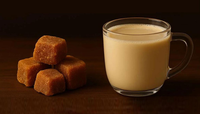 প্রতিদিন রাতে গুড়-দুধ: এক মাসে শরীরে যে ৫ পরিবর্তন