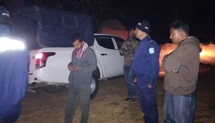 সখীপুরে মাটি ব্যবসায়ীকে ১ মাসের কারাদণ্ড, ২ লাখ টাকা জরিমানা