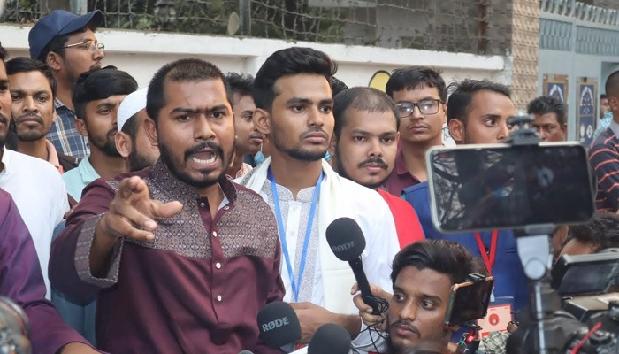 আসিফ মাহমুদকে স্বাগত জানালেন নুরুল হক নুর আসিফ মাহমুদকে স্বাগত জানালেন নুরুল হক নুর