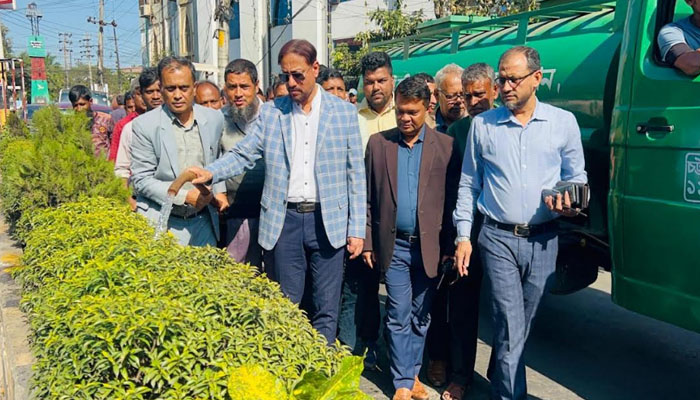 গ্রীন চট্টগ্রাম গড়তে লাগানো হচ্ছে ১০ লক্ষ গাছ: মেয়র ডা. শাহাদাত গ্রীন চট্টগ্রাম গড়তে লাগানো হচ্ছে ১০ লক্ষ গাছ: মেয়র ডা. শাহাদাত