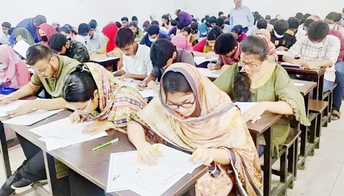 শান্তিপূর্ণভাবে এমবিবিএস-বিডিএস ভর্তি পরীক্ষা অনুষ্ঠিত