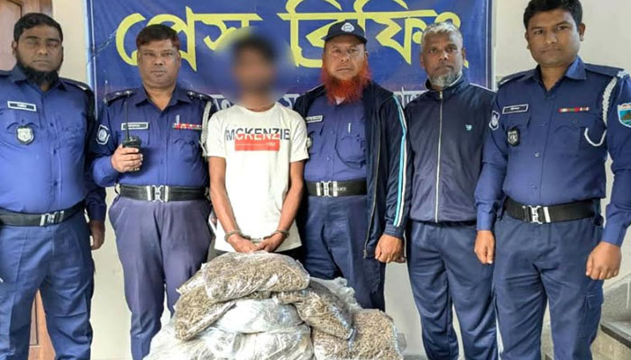 সিরাজগঞ্জে ২৫ কেজি গাঁজা উদ্ধার গ্রেপ্তার ১
