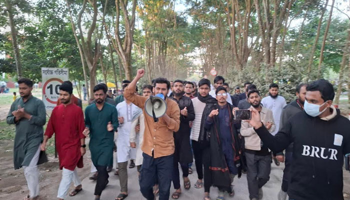 ওসমান হাদীকে গুলির ঘটনায় বেরোবিতে বিক্ষোভ