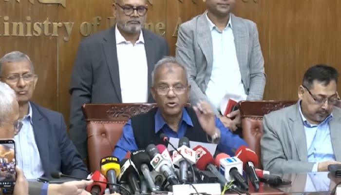 তারেক রহমানের সর্বোচ্চ নিরাপত্তা নিশ্চিত করা হবে: স্বরাষ্ট্র উপদেষ্টা তারেক রহমানের সর্বোচ্চ নিরাপত্তা নিশ্চিত করা হবে: স্বরাষ্ট্র উপদেষ্টা