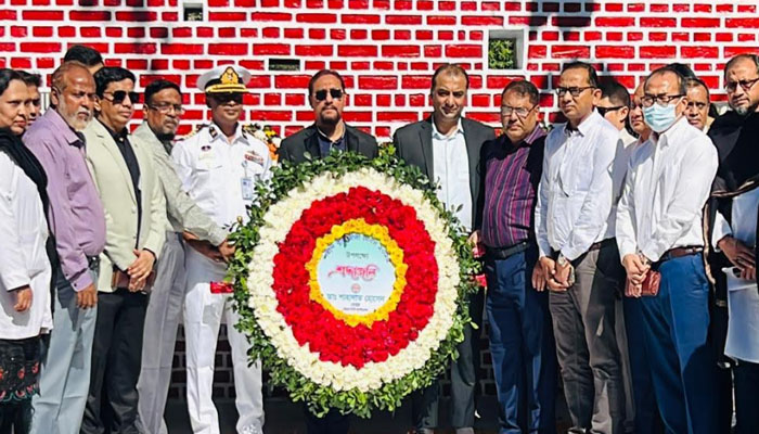 মুক্তিযুদ্ধের শহীদরা জাতির শ্রেষ্ঠ সন্তান: মেয়র ডা. শাহাদাত মুক্তিযুদ্ধের শহীদরা জাতির শ্রেষ্ঠ সন্তান: মেয়র ডা. শাহাদাত