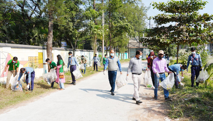 পাবিপ্রবিতে ক্লিন ক্যাম্পাস কর্মসূচি পালন পাবিপ্রবিতে ক্লিন ক্যাম্পাস কর্মসূচি পালন