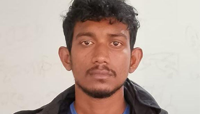 মাদকাসক্ত ছেলেকে আইনের হাতে তুলে দিলেন পিতা মাদকাসক্ত ছেলেকে আইনের হাতে তুলে দিলেন পিতা