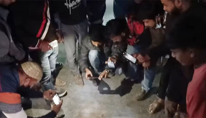 মানিকগঞ্জে ককটেল বিস্ফোরণ, এলাকায় আতঙ্ক মানিকগঞ্জে ককটেল বিস্ফোরণ, এলাকায় আতঙ্ক