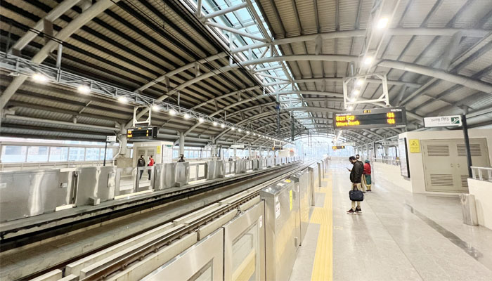 ৪০ মিনিট বন্ধ থাকার পর ফের চালু হলো মেট্রোরেল ৪০ মিনিট বন্ধ থাকার পর ফের চালু হলো মেট্রোরেল