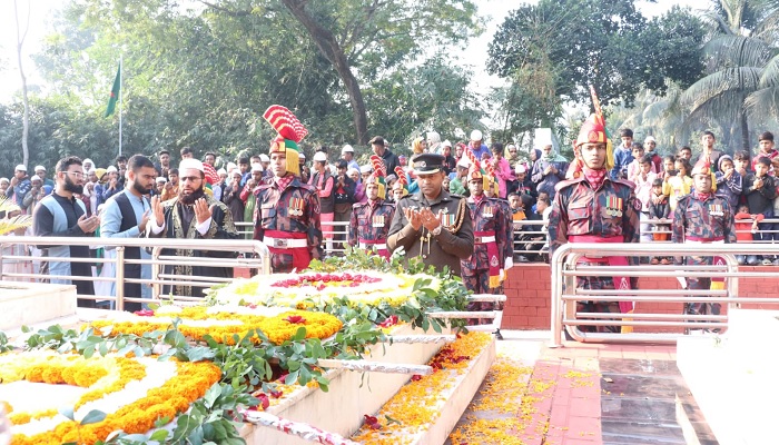 শার্শায় বীরশ্রেষ্ঠ নূর মোহাম্মদ শেখের সমাধিতে বিজিবির পুষ্পস্তবক অর্পণ শার্শায় বীরশ্রেষ্ঠ নূর মোহাম্মদ শেখের সমাধিতে বিজিবির পুষ্পস্তবক অর্পণ