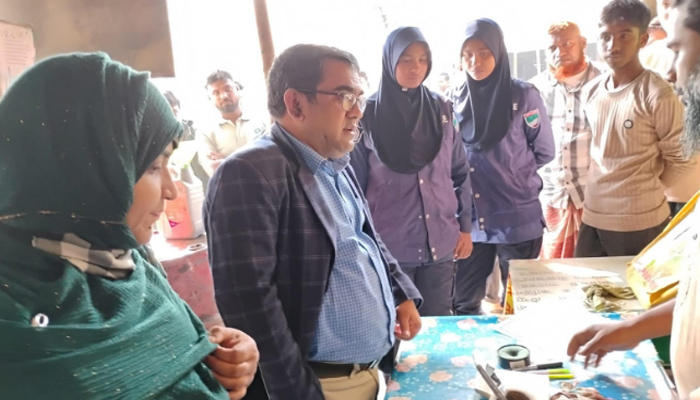 দামুড়হুদায় দুই প্রতিষ্ঠানে ৩২ হাজার টাকা জরিমানা দামুড়হুদায় দুই প্রতিষ্ঠানে ৩২ হাজার টাকা জরিমানা