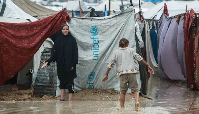শীতকালীন ঝড়ে বিপর্যস্ত গাজা, ত্রাণ সংকট চরমে শীতকালীন ঝড়ে বিপর্যস্ত গাজা, ত্রাণ সংকট চরমে