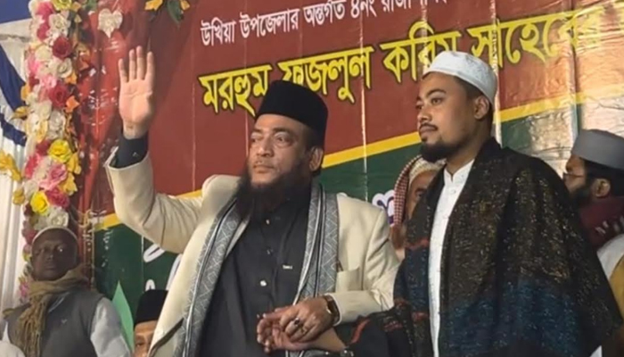 ৩ বছর কুরআন সাধনার পর ইসলাম গ্রহণ করলেন যুবক ৩ বছর কুরআন সাধনার পর ইসলাম গ্রহণ করলেন যুবক