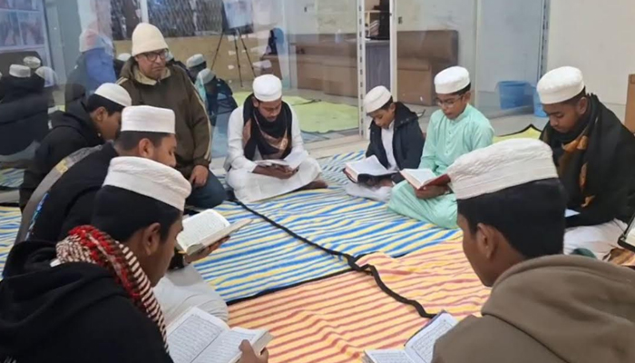 খালেদা জিয়ার মৃত্যুতে টাঙ্গাইলে শোকের ছায়া খালেদা জিয়ার মৃত্যুতে টাঙ্গাইলে শোকের ছায়া