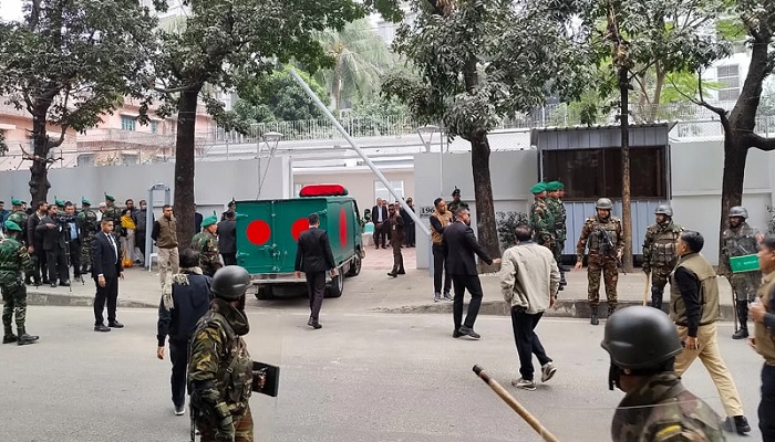 তারেক রহমানের বাসভবনে আনা হলো খালেদা জিয়ার মরদেহ তারেক রহমানের বাসভবনে আনা হলো খালেদা জিয়ার মরদেহ