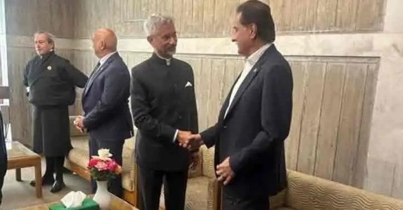 ঢাকায় পাকিস্তানের স্পিকার-ভারতের পররাষ্ট্রমন্ত্রীর সাক্ষাৎ ঢাকায় পাকিস্তানের স্পিকার-ভারতের পররাষ্ট্রমন্ত্রীর সাক্ষাৎ