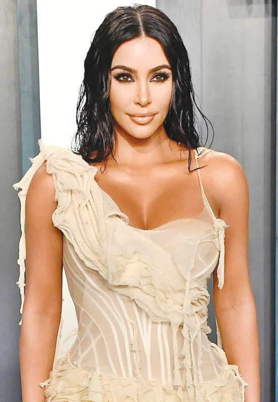 কান্নায় ভেঙে পড়লেন কিম