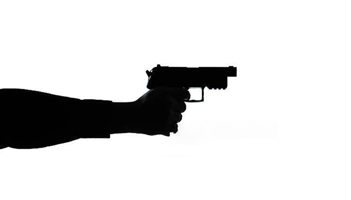 রাজবাড়ীতে পূর্বশত্রুতার জেরে মধ্যরাতে হামলা, গুলিবিদ্ধ শিশু