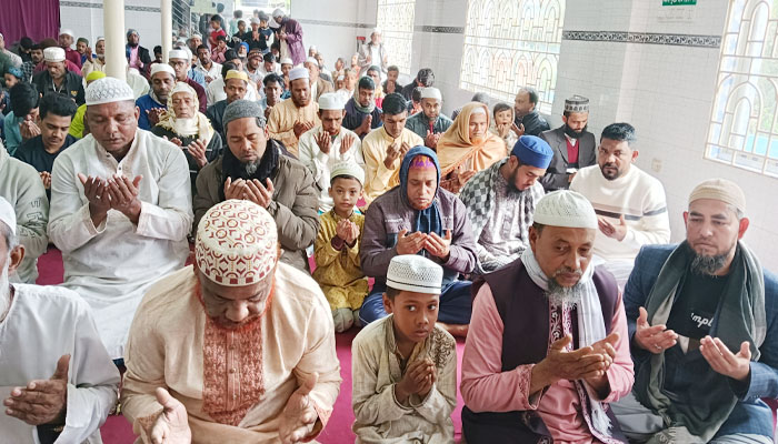 বেগম খালেদা জিয়ার মাগফিরাত কামনায় হাজীগঞ্জে দোয়া বেগম খালেদা জিয়ার মাগফিরাত কামনায় হাজীগঞ্জে দোয়া