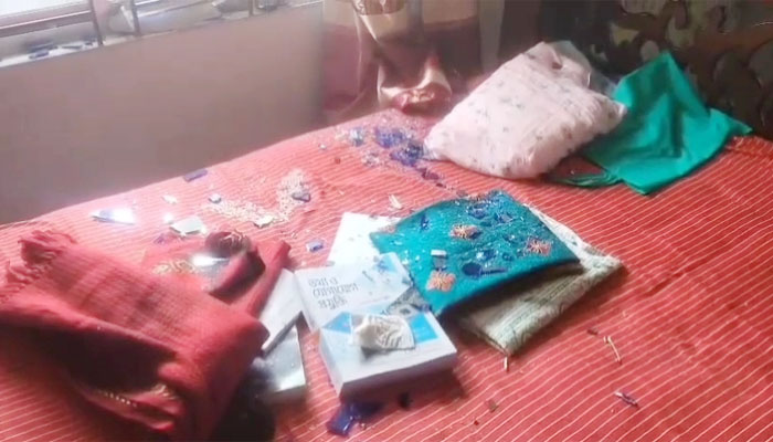 রাজবাড়ীর পাংশায় বিএনপি নেতার বাড়িতে হামলা রাজবাড়ীর পাংশায় বিএনপি নেতার বাড়িতে হামলা