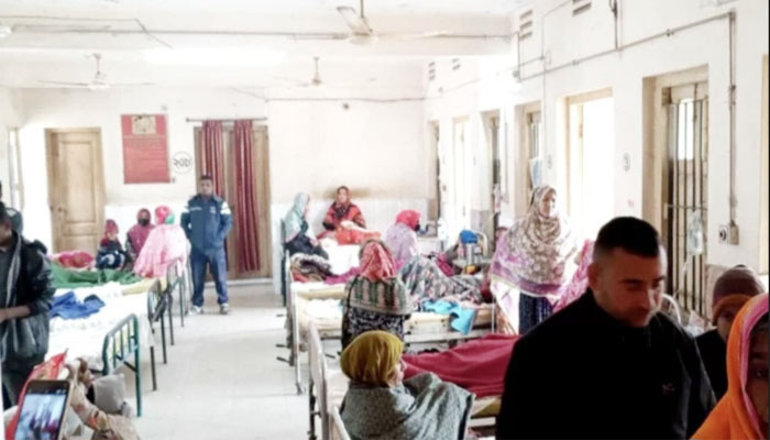 ঈশ্বরদীতে কারখানার খাবার শেষে অসুস্থ ৩০ শ্রমিক ঈশ্বরদীতে কারখানার খাবার শেষে অসুস্থ ৩০ শ্রমিক