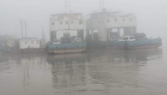 ঘন কুয়াশায় শরীয়তপুর–চাঁদপুর রুটে ফেরি চলাচল বন্ধ ঘন কুয়াশায় শরীয়তপুর–চাঁদপুর রুটে ফেরি চলাচল বন্ধ
