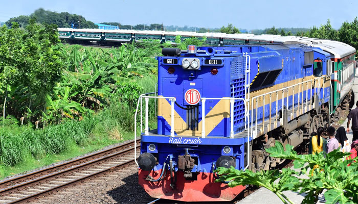 ঈশ্বরদীতে ট্রেনে কাটা পড়ে অজ্ঞাত যুবতীর মৃত্যু ঈশ্বরদীতে ট্রেনে কাটা পড়ে অজ্ঞাত যুবতীর মৃত্যু