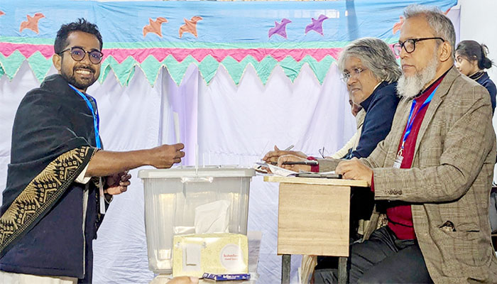 ভোট নিয়ে আশাবাদী ভিপি প্রার্থী রাকিব, অনিয়মের অভিযোগ নেই ভোট নিয়ে আশাবাদী ভিপি প্রার্থী রাকিব, অনিয়মের অভিযোগ নেই