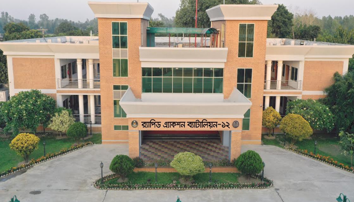 র্যাবের যৌথ অভিযানে হত্যা মামলার আসামি গ্রেপ্তার র্যাবের যৌথ অভিযানে হত্যা মামলার আসামি গ্রেপ্তার