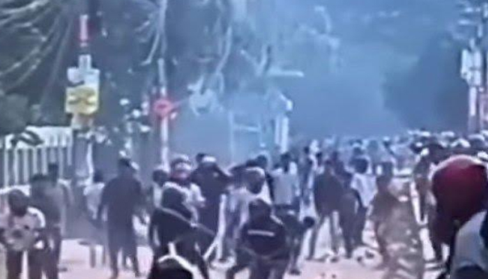 সিরাজগঞ্জে সংঘর্ষের ঘটনায় মামলা, নারীসহ গ্রেপ্তার ১৪ সিরাজগঞ্জে সংঘর্ষের ঘটনায় মামলা, নারীসহ গ্রেপ্তার ১৪