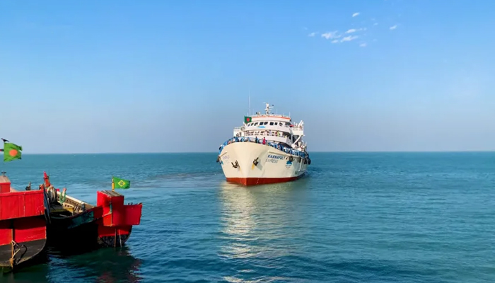 সেন্টমার্টিন নৌ রুটের পাঁচ জাহাজে ৮ ত্রুটি: নিরাপত্তা ঝুঁকি সেন্টমার্টিন নৌ রুটের পাঁচ জাহাজে ৮ ত্রুটি: নিরাপত্তা ঝুঁকি