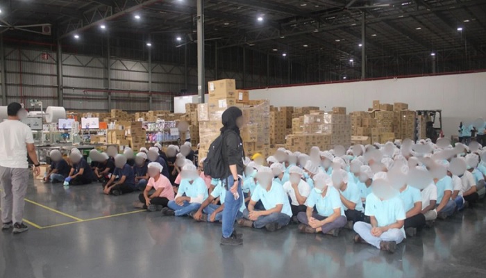 মালয়েশিয়ায় ২৬ বাংলাদেশিসহ ৭৭ অভিবাসী আটক মালয়েশিয়ায় ২৬ বাংলাদেশিসহ ৭৭ অভিবাসী আটক