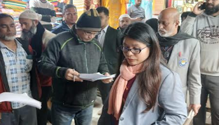 চাঁদপুর পৌরসভার উচ্ছেদ অভিযান চাঁদপুর পৌরসভার উচ্ছেদ অভিযান