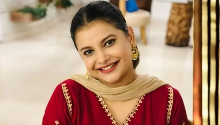 কথা বলতে পারছেন না শবনম ফারিয়া কথা বলতে পারছেন না শবনম ফারিয়া