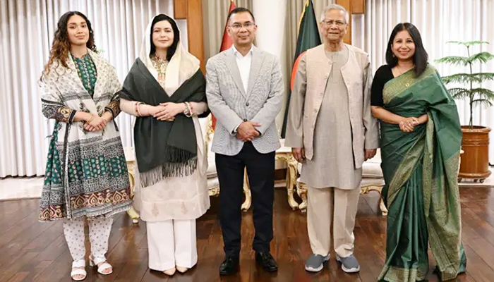 প্রধান উপদেষ্টার সঙ্গে তারেক রহমানের সপরিবারে সাক্ষাৎ প্রধান উপদেষ্টার সঙ্গে তারেক রহমানের সপরিবারে সাক্ষাৎ