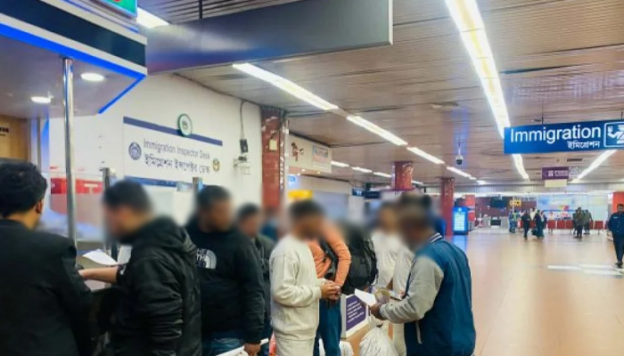 আরও ৩৬ বাংলাদেশিকে ফেরত পাঠালো যুক্তরাষ্ট্র আরও ৩৬ বাংলাদেশিকে ফেরত পাঠালো যুক্তরাষ্ট্র