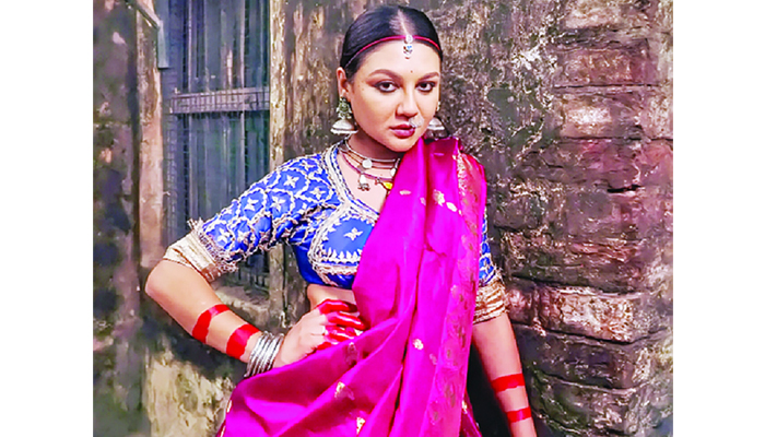 ব্যতিক্রমী লুকে জয়া আহসান ব্যতিক্রমী লুকে জয়া আহসান