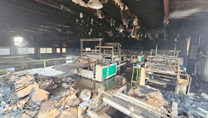 নারায়ণগঞ্জে প্লাস্টিক কারখানায় অগ্নিকাণ্ডে ১০ কোটি টাকার ক্ষতি নারায়ণগঞ্জে প্লাস্টিক কারখানায় অগ্নিকাণ্ডে ১০ কোটি টাকার ক্ষতি