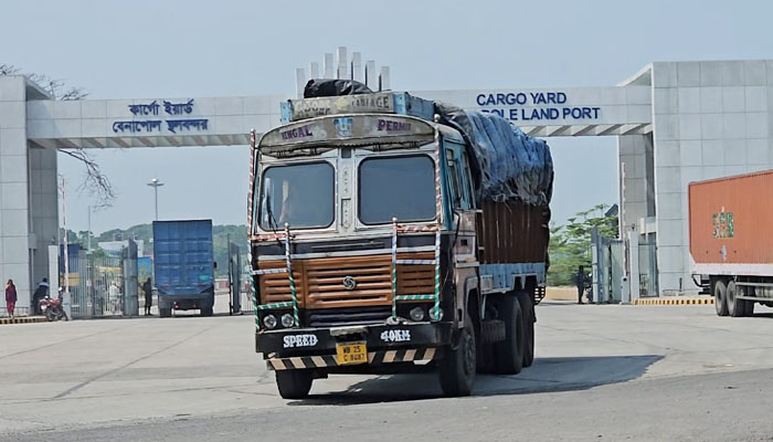 বেনাপোল দিয়ে ভারত থেকে ৫১০ মেট্রিকটন চাল আমদানি বেনাপোল দিয়ে ভারত থেকে ৫১০ মেট্রিকটন চাল আমদানি