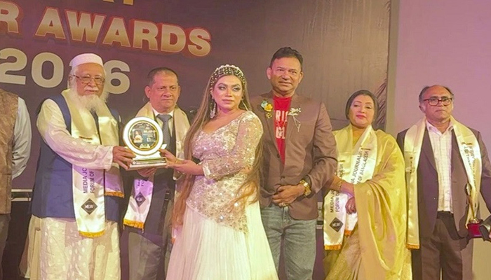 স্টার অ্যাওয়ার্ড পেলেন জান্নাতুল অনন্য অপ্সরা স্টার অ্যাওয়ার্ড পেলেন জান্নাতুল অনন্য অপ্সরা