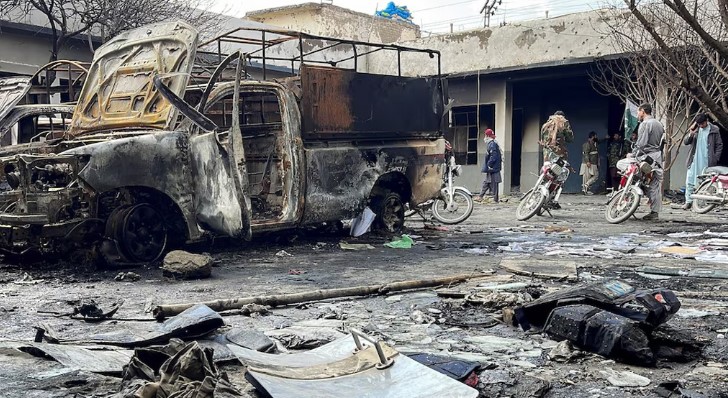 পাকিস্তানের বেলুচিস্তানে বোমা ও বন্দুক হামলা, নিহত ১৯৩ পাকিস্তানের বেলুচিস্তানে বোমা ও বন্দুক হামলা, নিহত ১৯৩