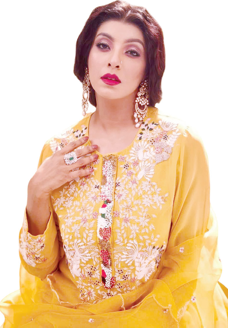 আইনি পদক্ষেপ নেওয়ার হুঁশিয়ারি দিলেন মৌ