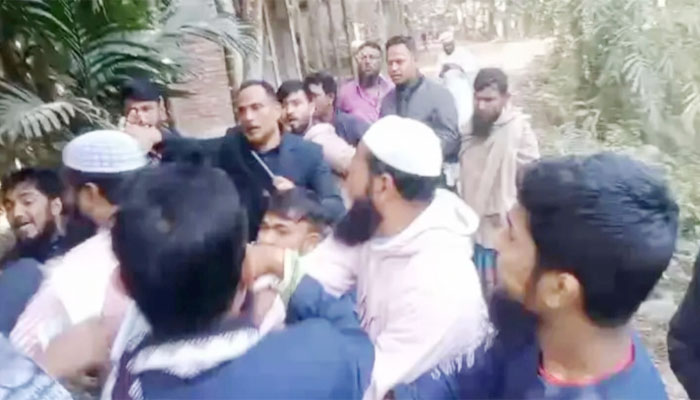 দৌলতখানে বিএনপি ও জামায়াত কর্মীদের মধ্যে সংঘর্ষে আহত ১০ দৌলতখানে বিএনপি ও জামায়াত কর্মীদের মধ্যে সংঘর্ষে আহত ১০